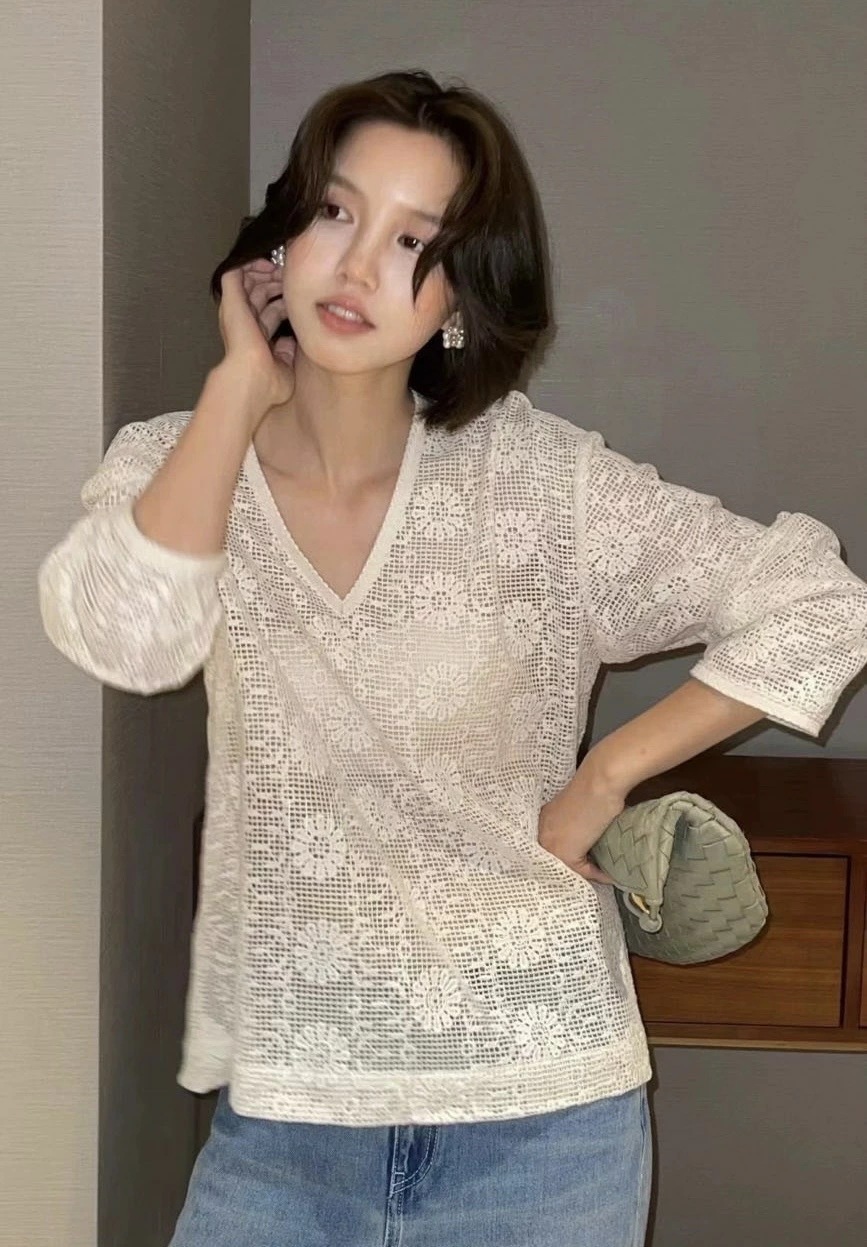 期間限定レディース 刺繍ブラウス 長袖 Vネック 花柄 刺繍トップス 総刺繍 透け感 ベージュ M/Lサイズ おしゃれ 優雅なデザイン 通気性抜群 春夏秋用 ファッション【LPIUTY】 6,410円