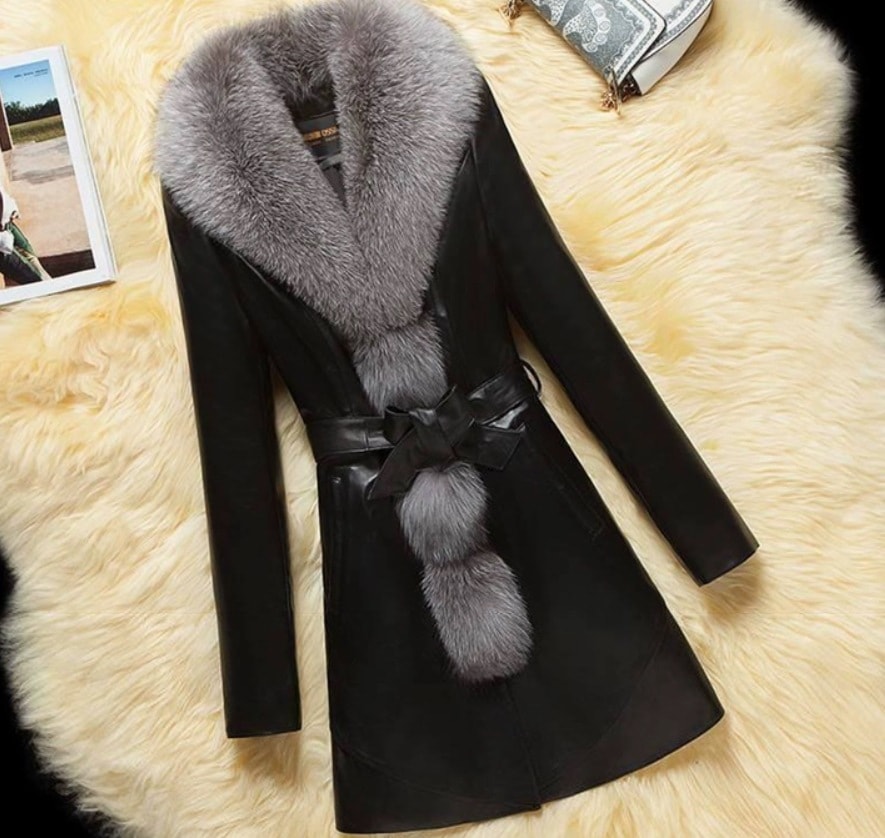 レザー ファー アウター コート 袖あり 長袖 Vネック ストレート リボン ウエストリボン もこもこ モコモコ ふわふわ ポケット ハイウエスト 前開き 厚手 かわいい 大人可愛い きれいめ