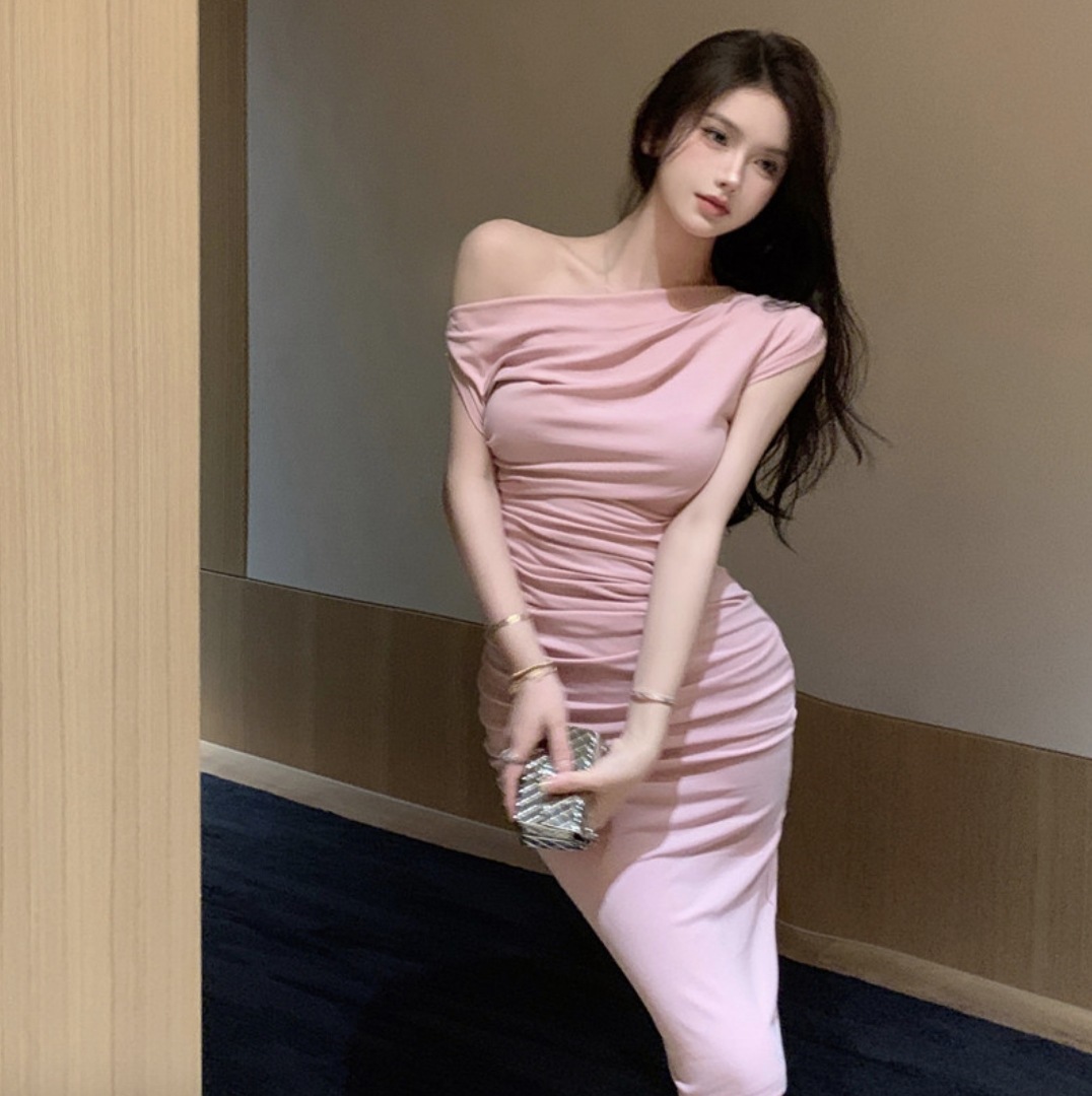 ワンピース デート ワンピドレス 膝丈 ひざ丈 ミモレ ミモレ丈 スリム タイト 細身 かわいい 大人可愛い きれいめ シンプル カジュアル 大人 上品 おしゃれ お洒落 主役級 存在感 春 秋