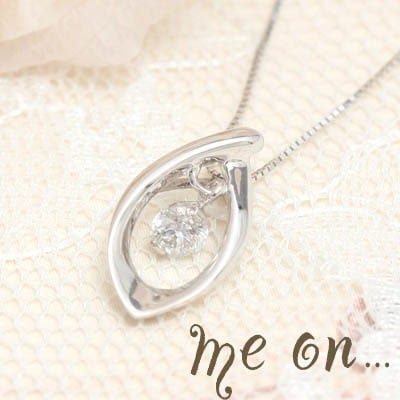 me on... ナチュラルな美しさを秘めたリーフデザイン 10金 K10 ホワイトゴールドリーフモチーフ天然ダイヤモンド 0.1ct ネックレス