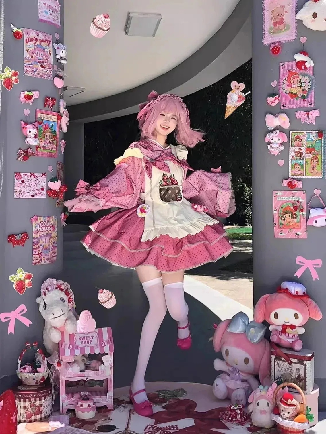 【急速出荷!】とストロベリースーツエプロンと花頭付きフルセット重工可愛いプリンセスロールプレイング