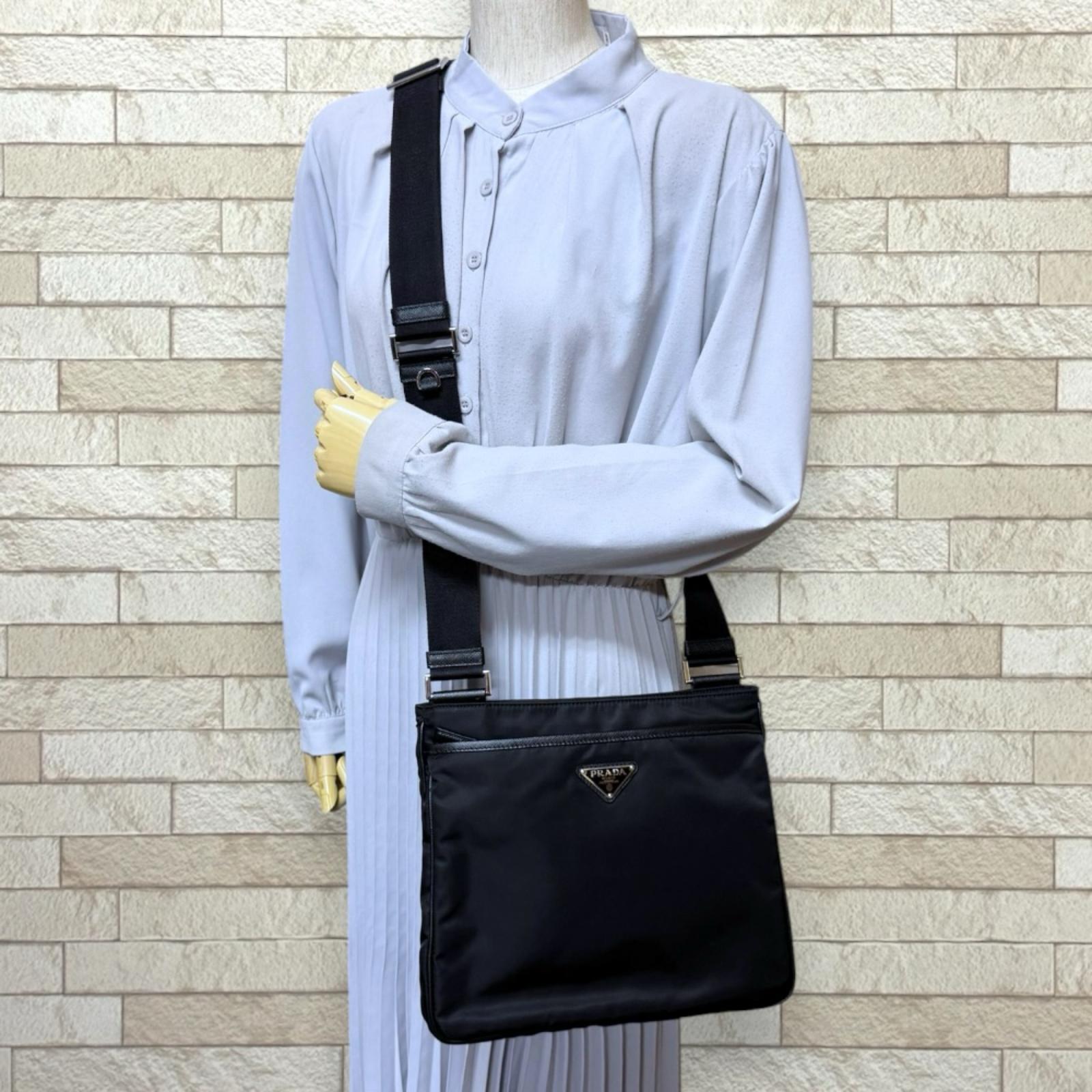 プラダ ショルダーバッグ リナイロン 2VH118 ブラック PRADA 中古 美品