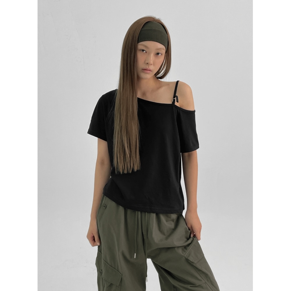 ブラックアップ [秋新品] ラビタアンフットストラップ半袖Tシャツ