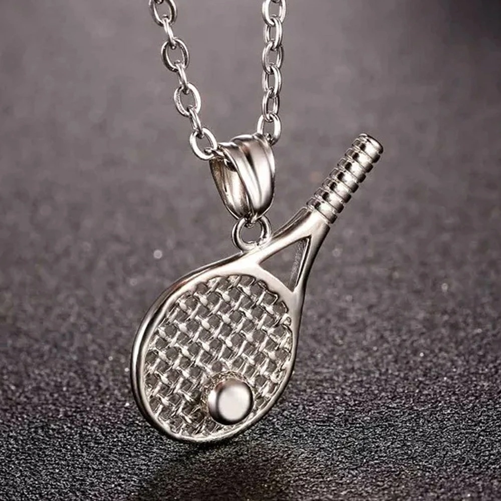 テニスボールとラケットネックレス（50cmのチェーン付き）ステンレス 首飾り アクセサリー スポーツ 男性 女性 プレゼント マネージャー 部活 先輩 彼氏 彼女 ギフト stt00-00-0612