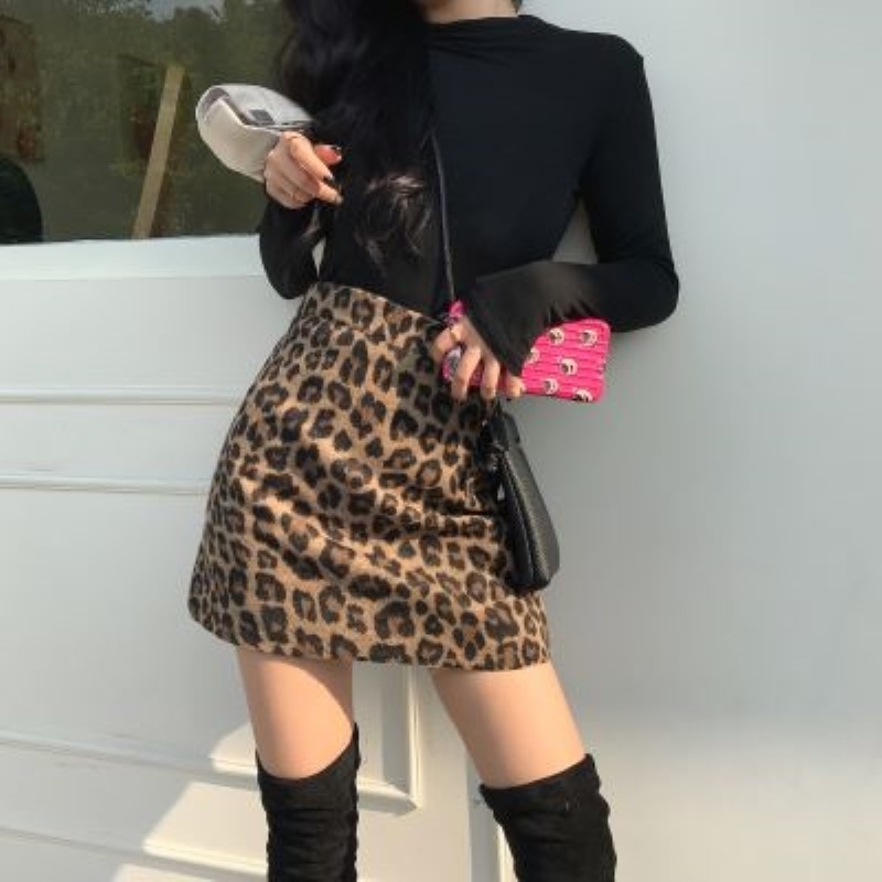スカート ミニスカート ミニ丈 ショート Aライン 大人 おしゃれ お洒落 個性的 ヒョウ柄 春 秋 冬 レディース デート お出かけ 休日 旅行 普段使い 脚長 定番 送料無料 S M L XL