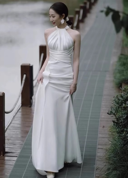 フランス風 ウェディングドレス ホルターネック マーメイドライン 背中見せ 結婚式