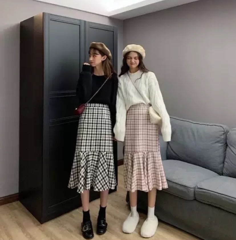 2色 スカート 春 秋 冬 かわいい フレアスカート ミモレ丈 ミディアム丈 チェック柄 フリル プルオーバー 切り替えデザイン ブラック ベージュ かわいい 上品 おしゃれ お洒落 S M L XL