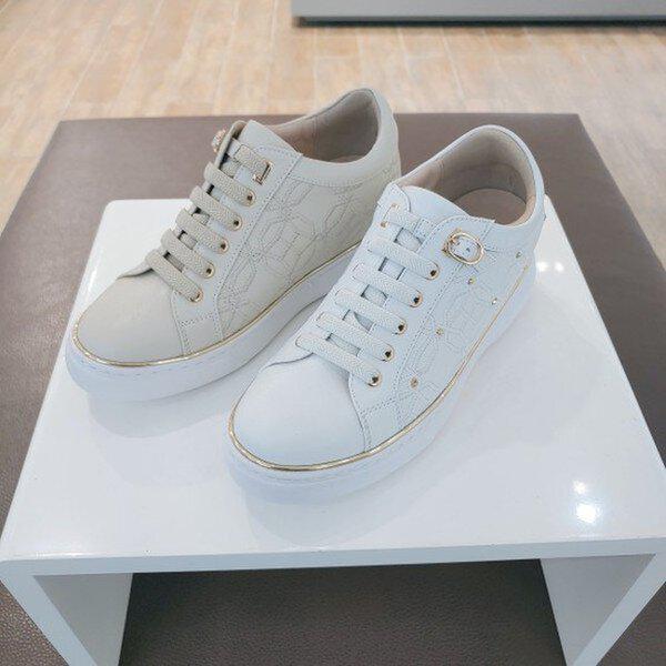 天然皮革 女性 刺繍5cmスニーカー LCWS79U413_BP