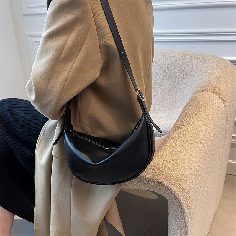 今も人気ミニバッグ ヴィンテージ ソフトレザー チェーン ファッション クロスボディ アンダーア 流行ホーボーバッグ 修学旅行 通勤