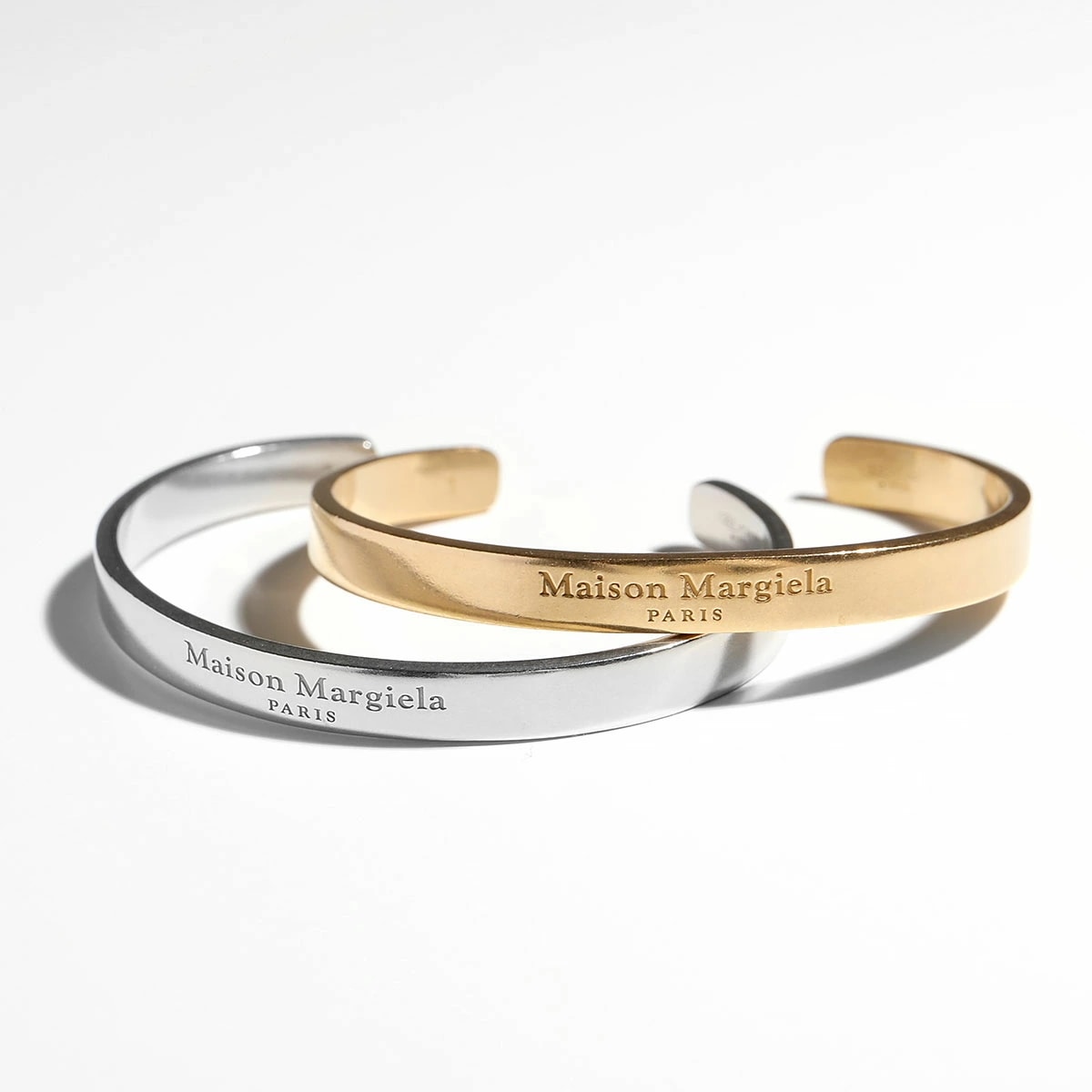 MAISON MARGIELA メゾンマルジェラ 11 バングル SM1UY0065 SV0158 メンズ ブレスレット アクセサリー ロゴ カフ シルバー925 silver925 カラー2色 36,988円