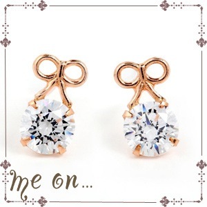 me on... K10ピンクゴールド キュービックジルコニア リボン ピアス 発送目安２-３週間