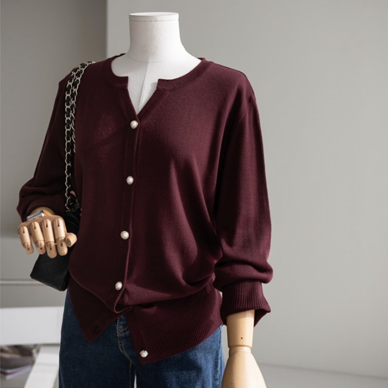 トップス カーディガン ニット ニットカーディガン 袖あり 長袖 キーネック ボタン かわいい 大人可愛い きれいめ シンプル 大人 上品 おしゃれ お洒落 かっこいい 大人可愛い 大人女子 こなれ感