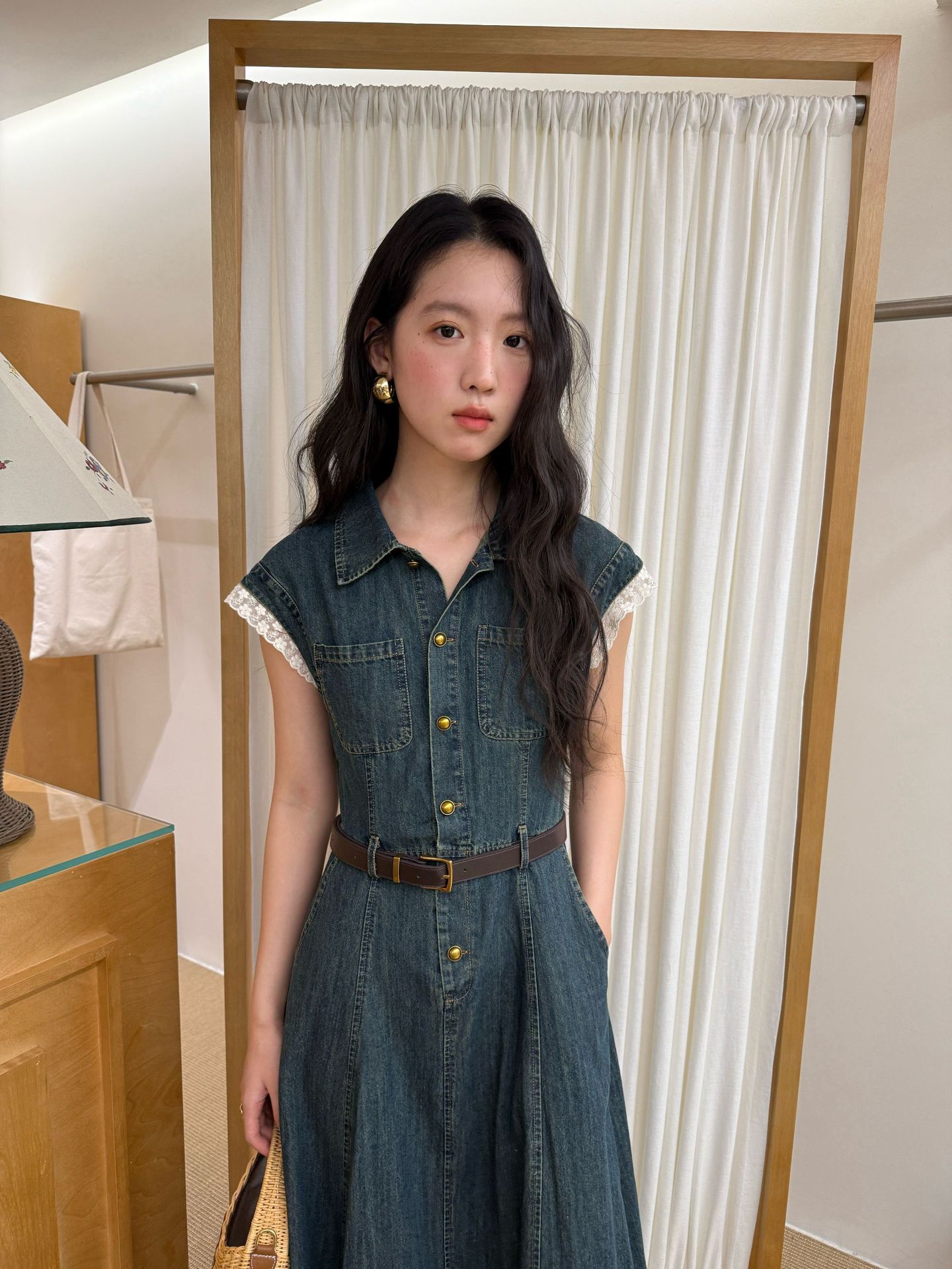 夏のレトロなデニムのワンピース