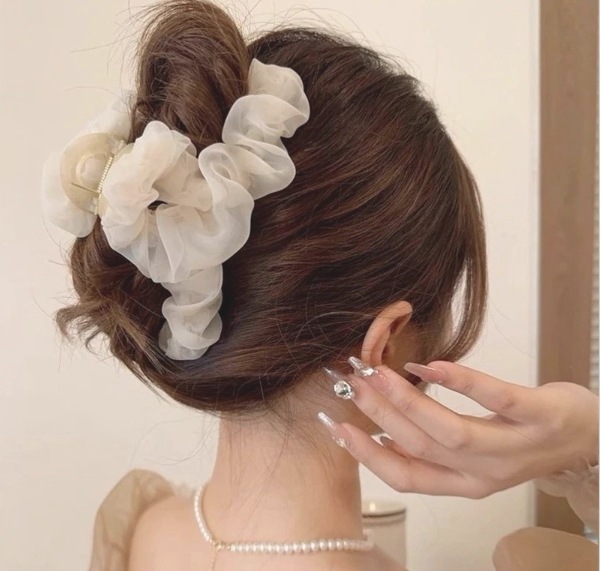 百掛け チュール 大きいサイズ ヘアクリップ ヘアアクセサリー シンプル 可愛い ヘアアクセサリー 10,440円