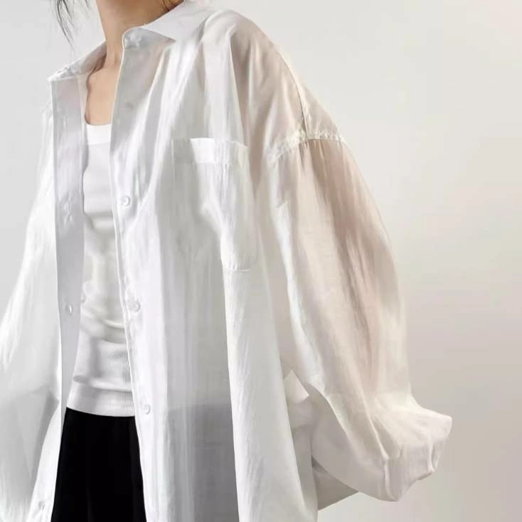 新入荷！レディース トップス シャツ ブラウス 日焼け止めシャツ 羽織 前開き Yシャツ 長袖 萌袖 襟付き ポケット ボタン 薄手 かわいい 大人可愛い きれいめ シンプル カジュアル 上品 おしゃ