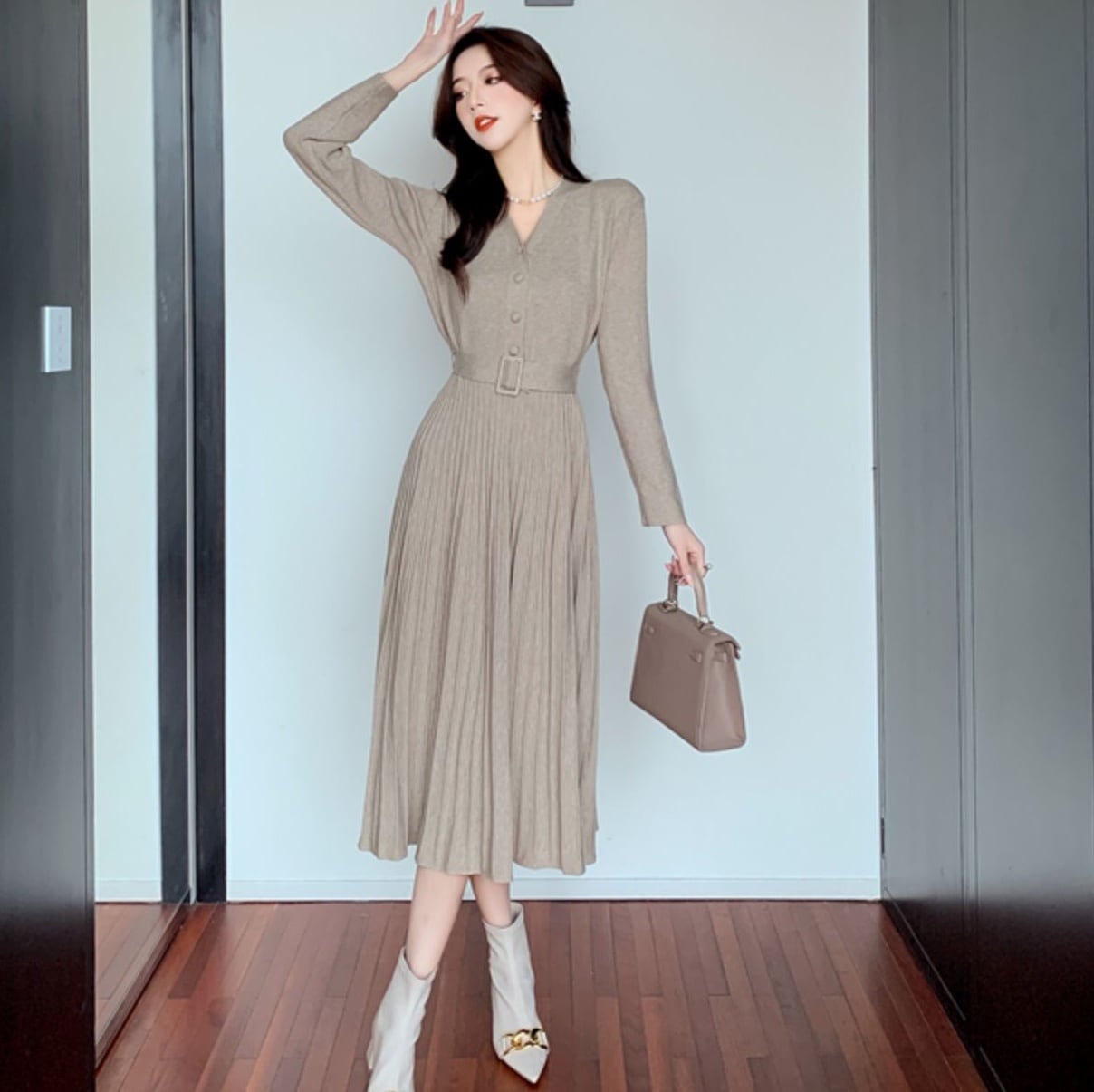 ワンピース フレアワンピース ミモレ ミモレ丈 ロング ロング丈 袖あり 長袖 Vネック フレア Aライン プリーツ ベルト ウエストマーク きれいめ シンプル 大人 上品 おしゃれ お洒落