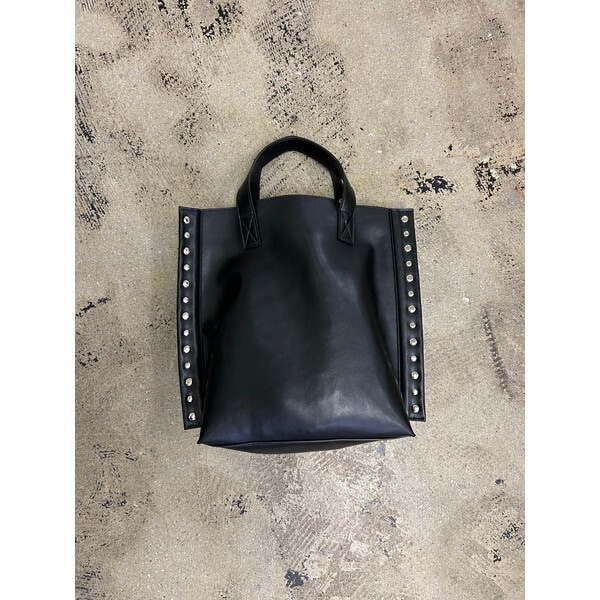 cheek rivet 2way tote C24004-15 ブラック 2WAYトートバッグ