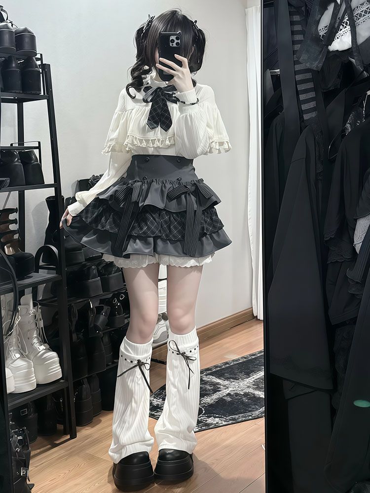 【3日出荷】日系原宿 萌え 白黒制服 フリルトップス ＋ チェックティアードスカート レディース ロリータ