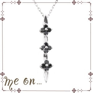 me on... K10ホワイトゴールド WG ３連フラワーモチーフブラックダイヤモンドネックレス