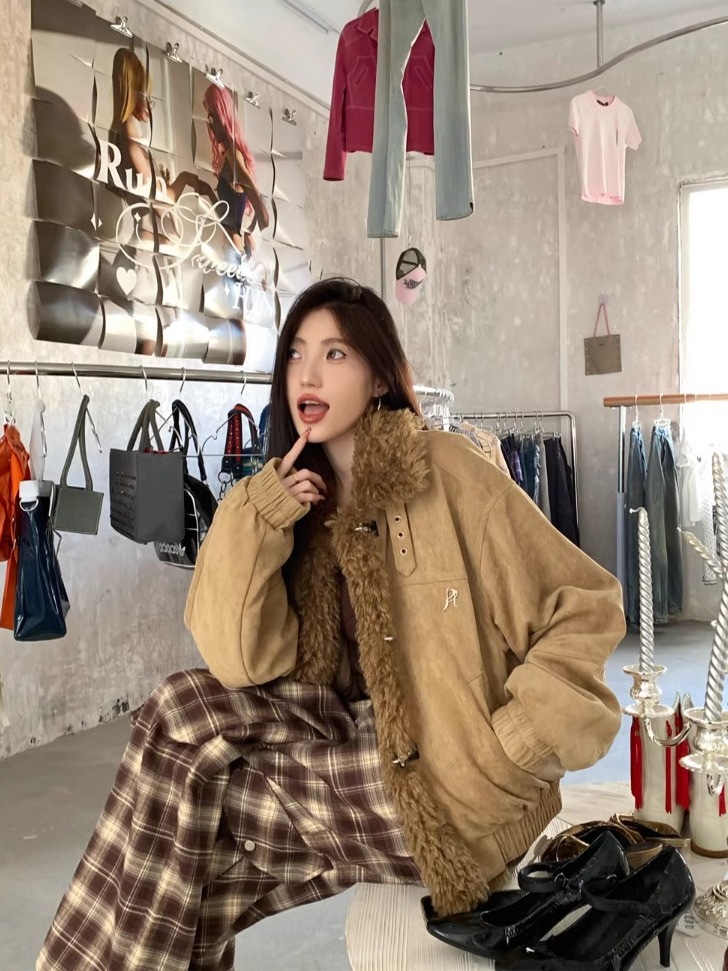 秋冬防寒 あったかアウター 韓国風コートスタイルアップ かわいい ブルゾンファー付きファッション系裹起毛大人ゆったりカジュアルストリートサイズレディースムートン襟ゆるダボ シルエット学生通学丈ファー・毛皮アウター