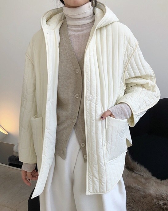 アウター ジャケット シャンパー 上着 l 袖あり 長袖 フード付き ポケット 前開き キルティング シンプル カジュアル 大人 おしゃれ お洒落 大人女子 ルーズ 個性的 存在感 無地