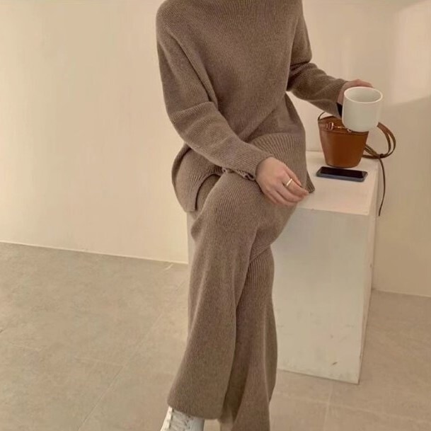 セットアップ ニットソー ワイドパンツ ロング丈 袖あり 長袖 ラウンドネック 襟なし ワイド スリット ウエストゴム ニット 上下セット 2点セット 大人可愛い きれいめ シンプル 大人 上品