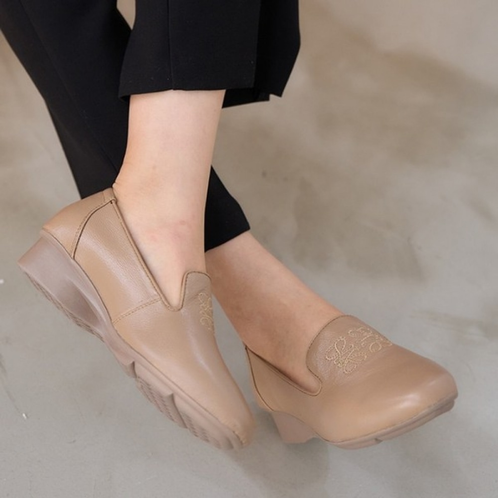 [ニーナズパリ] 刺繍ポイント5cmベーシックローファー