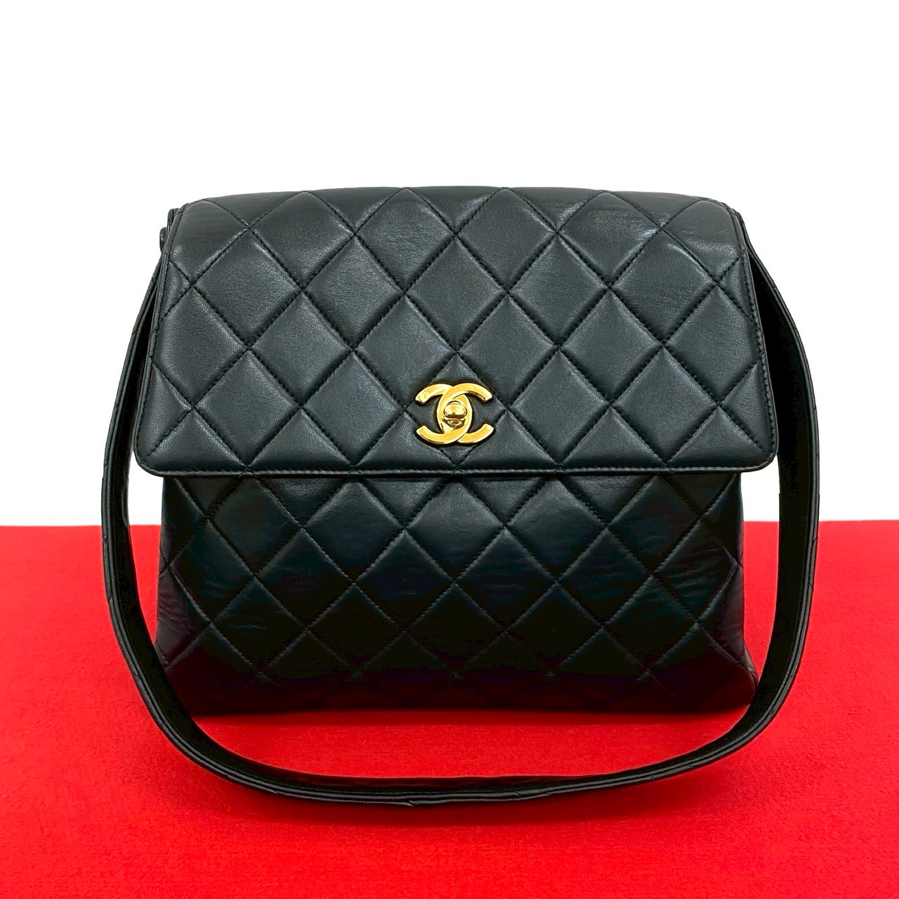 ヴィンテージ マトラッセ ココマークショルダーバッグ ラムスキン ブラック 88836