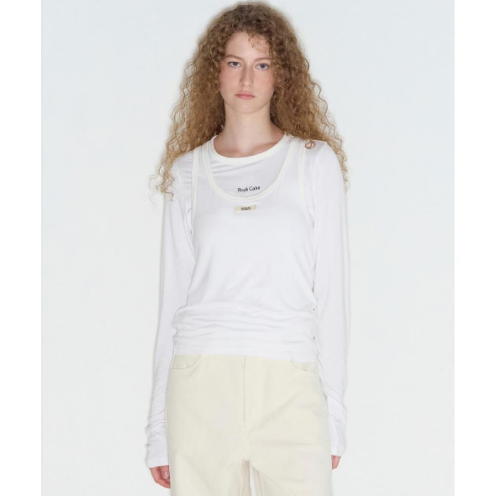 [ROCKCAKE]Beige Label ティーシャツ★新作★韓国★ ROCKCAKE]Beige Label Punching トップ☆新作☆韓国☆ (ROCKCAKE