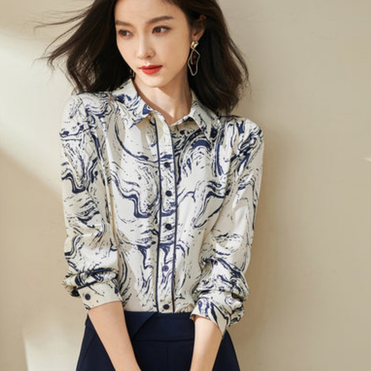 セットアップ レディース シャツ＋パンツ 上下 2点セット シャツ パンツ ストレート 単列マルチボタン 大人可愛い きれいめ 上品 長袖 キュート ガーリー エレガント フォーマル 二次会 謝恩会