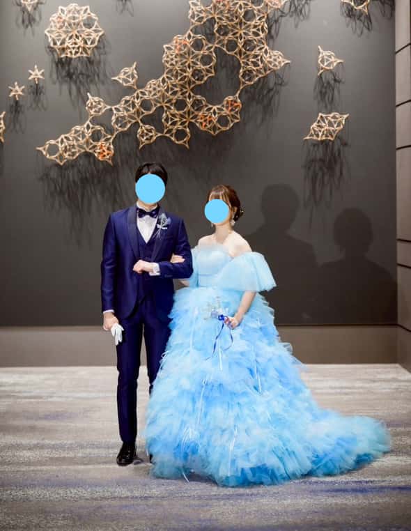 実例写真！カラードレス グラデーションドレス 爽やかで優しいブルー もこもこドレス 華やかなトレーン 結婚式 前撮り