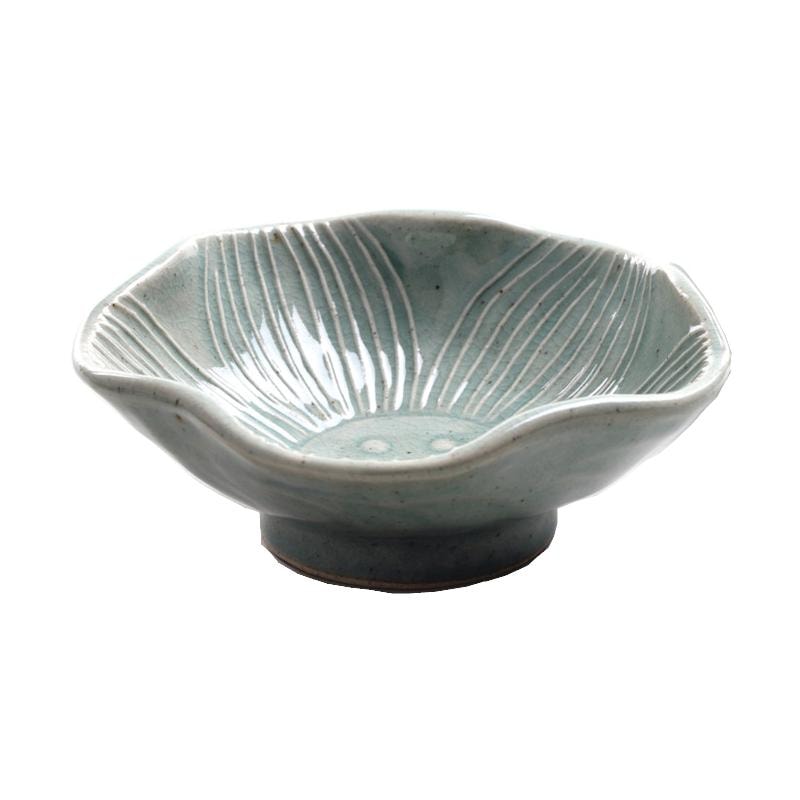 韓国伝統青磁 蓮の花の皿 淡い青色と濃い青色のセット SMT 0030