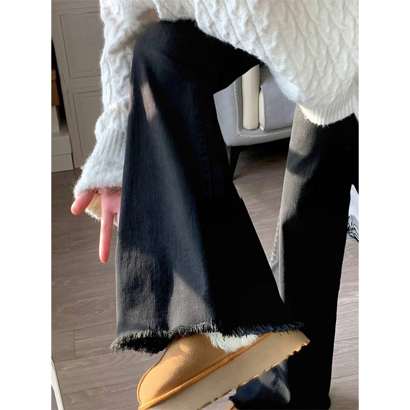 Dikuina 黒ブーツカット ジーンズ 2025 秋冬新しいベルベット パンツ小人用生エッジ フレア パンツ