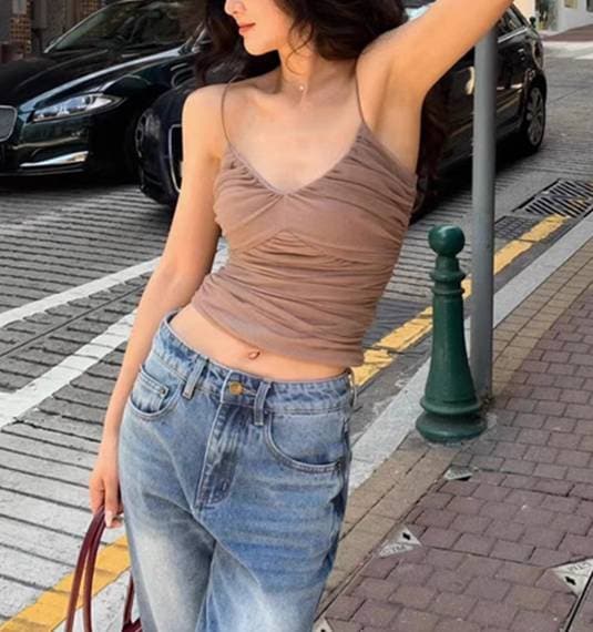 レディース トップス インナー クロップド丈 袖なし ノースリーブ キャミソール Vネック 襟なし ストリート 肌見せ 薄手 かわいい 大人可愛い シンプル カジュアル おしゃれ かっこいい エキゾチ 5,283円