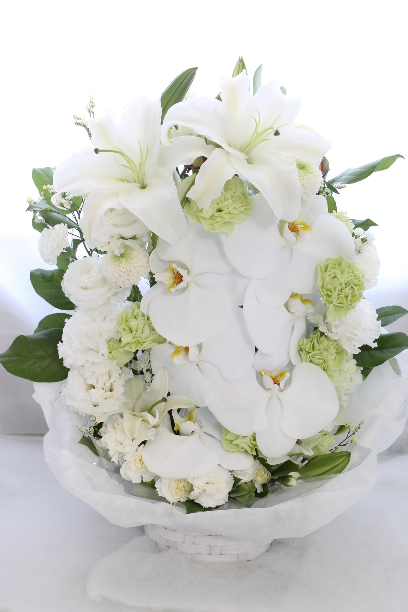 生花アレンジメント【お供えアレンジコチョウラン＆ユリ入りプレミアム】 (グリーン)