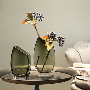2024新品発売クリエイティブな幾何学的な斜めの口の正方形の透明なガラスの花瓶北欧の光の豪華な柔らかい装飾モデルの部
