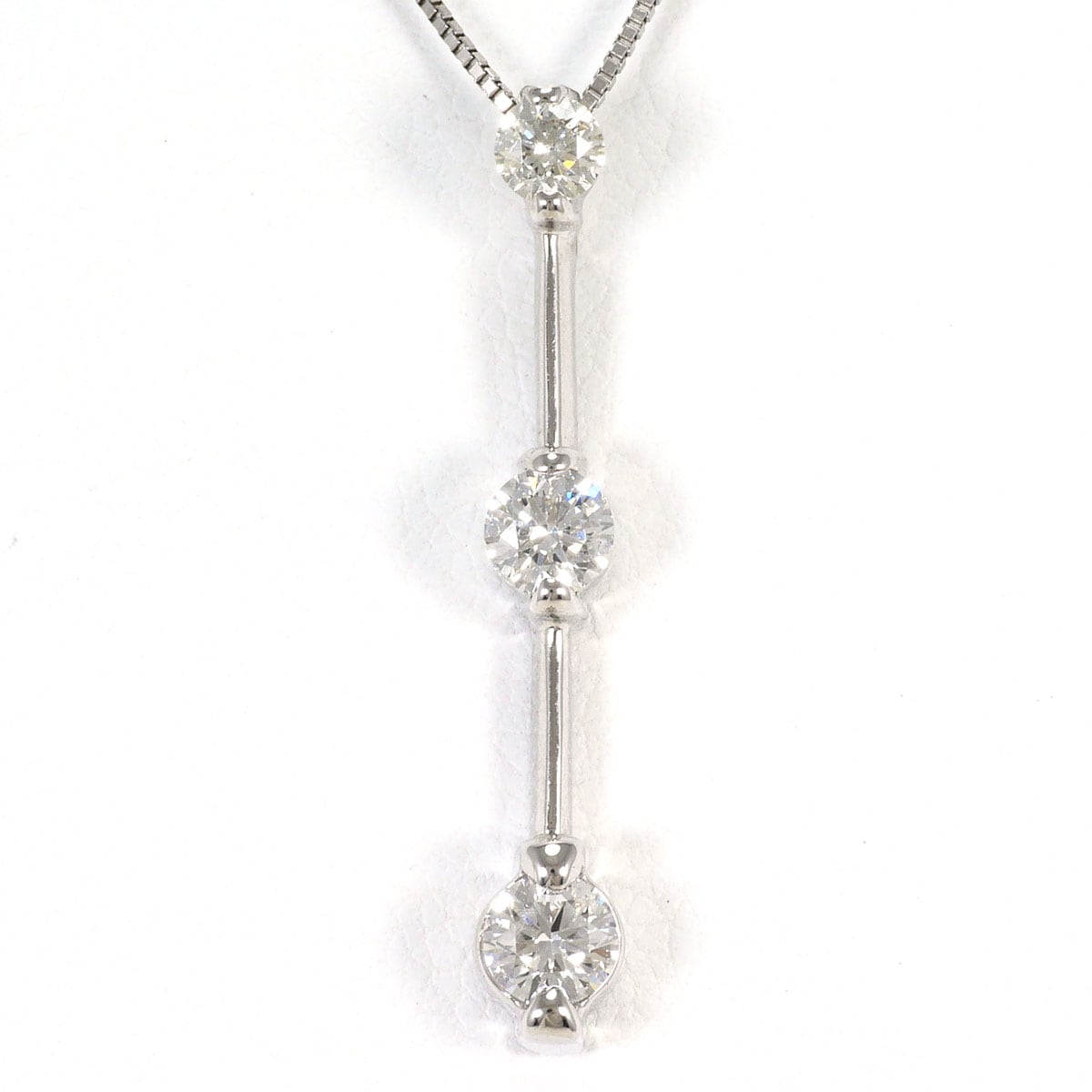 K18 18金 WG ホワイトゴールド ネックレス ダイヤモンド 0.20ct ダイヤモンド 0.29ct I1 鑑定書 総重量約2.7g 約44cm ジュエリー 中古