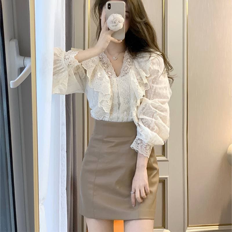 トップス スカート ボトムス シャツ ブラウス 白シャツ 白トップス ミニスカート タイトスカート ミニ ミニ丈 ショート ショート丈 袖あり 長袖 パフスリーブ Vネック タイト レース