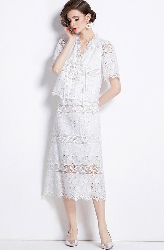 新作チャイニーズスタイル改良型レーススーツ スタイル丸ボタン中空かぎ針編みトップスカートチャイニーズスタイルツーピースセット