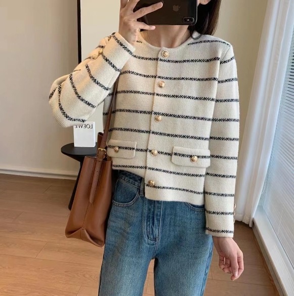 ニットジャケット ツイードジャケット フレンチストライプ フロントボタン 白 黒 韓国 レディース オルチャン 大人カジュアル カーディガン 羽織 ストライプ 金ボタン 通勤