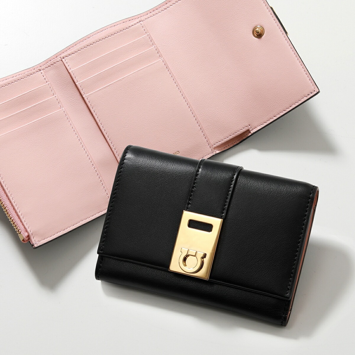 FERRAGAMO フェラガモ 三つ折り財布 22 0630 220630 770860 レディース レザー ガンチーニ ミニ財布 001/NERO/NYLUND-PINK