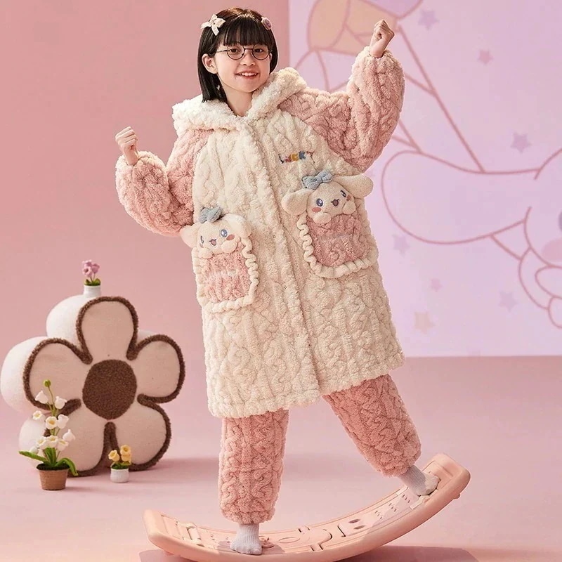 短納期の女の子コーラルベルベットパジャマ3層コットン厚みのある漫画シナモン犬ミドルレングスの女の子ラウンジウェアセット