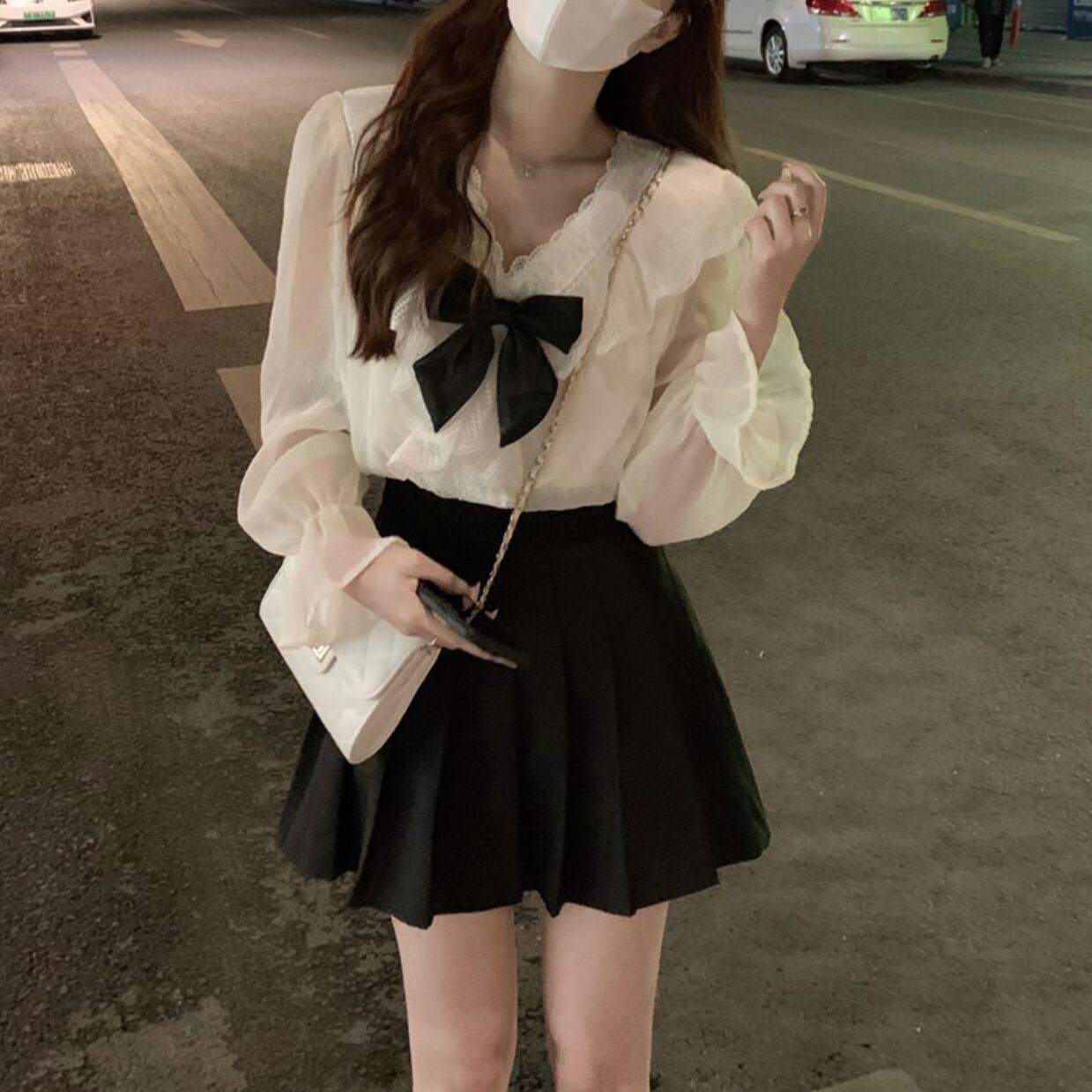 トップス シャツ ブラウス レディース 長袖 ベルスリーブ Vネック レース シフォン リボン かわいい 大人可愛い きれいめ シンプル 上品 おしゃれ かっこいい レトロ こなれ感 ガーリー ルーズ