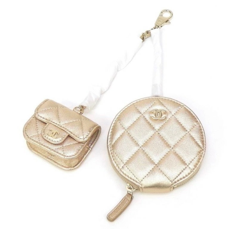 シャネル CHANEL コインケース＆AirPodsケース 2024イヤーズギフト ココマーク ゴールド(67220)