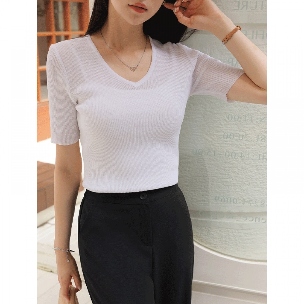 クリックアンファニー デルレーニング Vネックニット