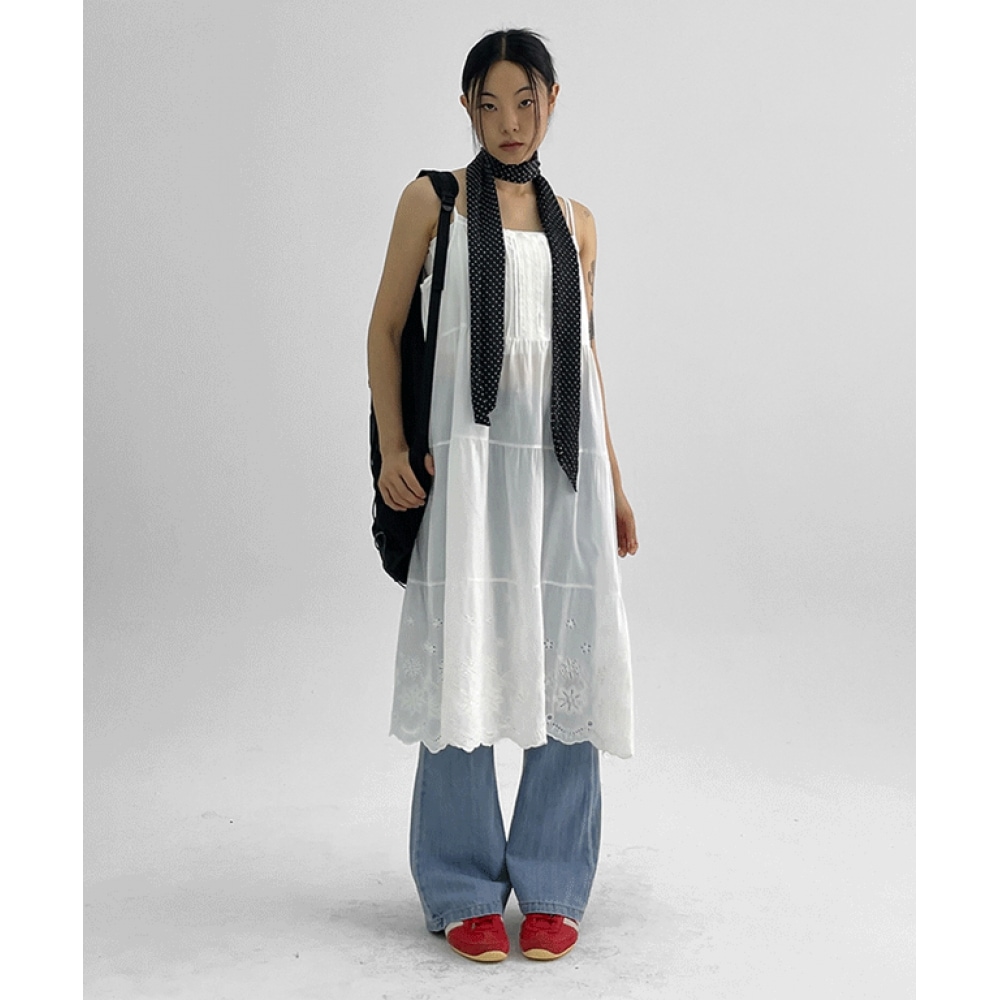 ブラックアップルーバリックパンチングナシロングドレス