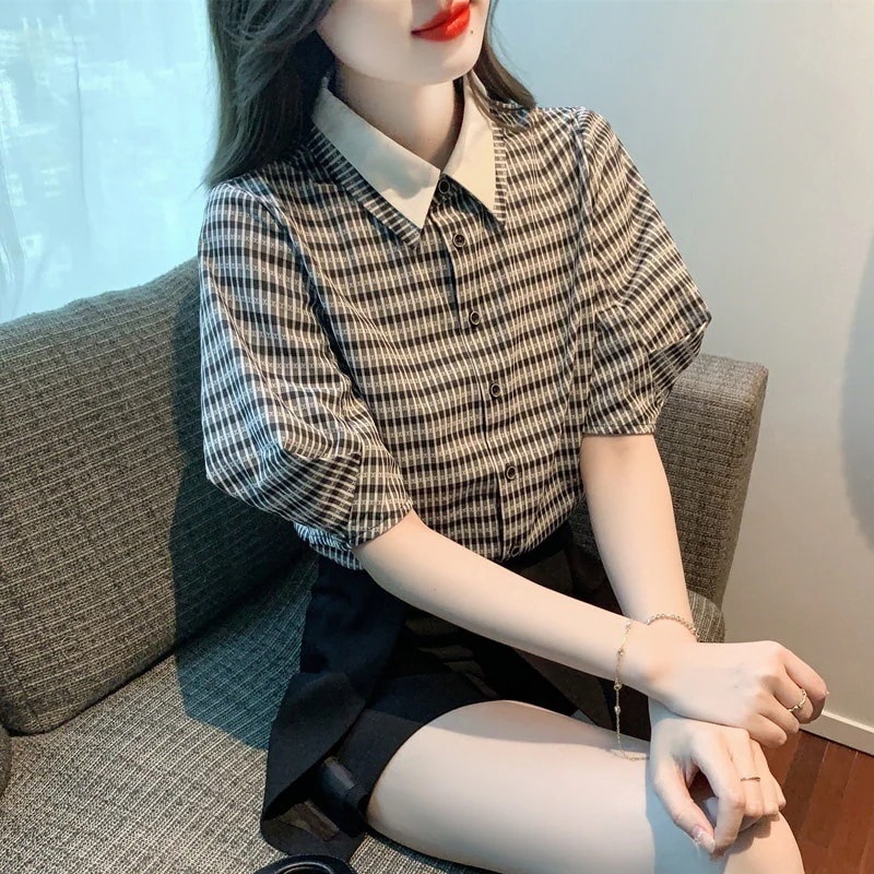今っぽシアーシャツ 夏先取りブラウス 半袖シャツ女性2025フリップカラーシャツシャツ小さなシャツデザインカジュアル薄いブラウス 韓国ファッション