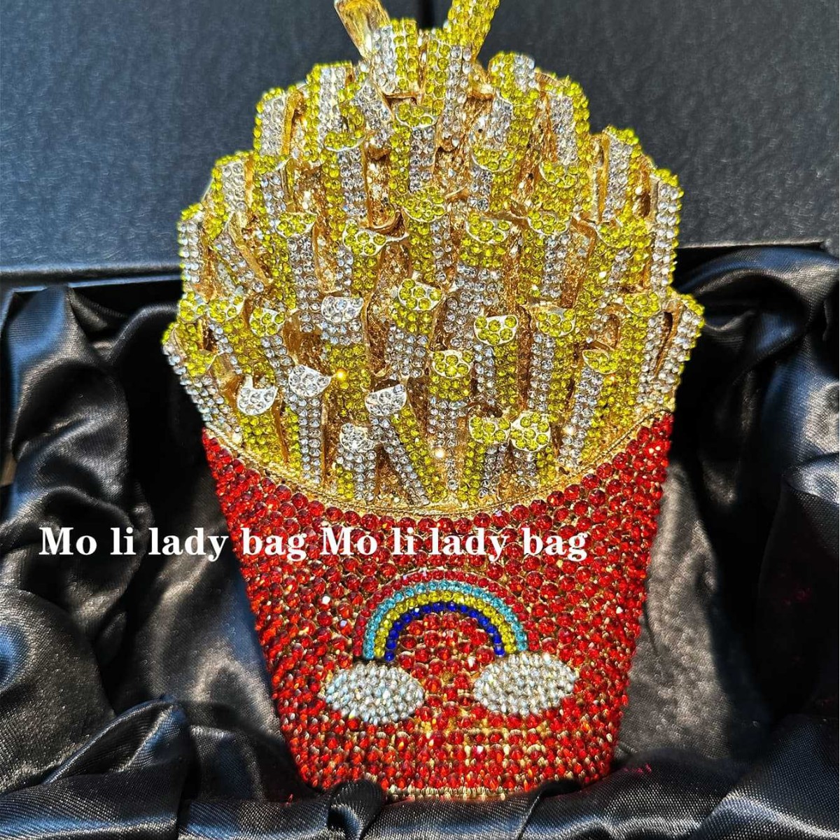 立体虹彩気品百搭水钻フルダイヤモンドきらめきフライドポテトボックスパーティークラッチ & 斜め掛け両用バッグ 8,217円