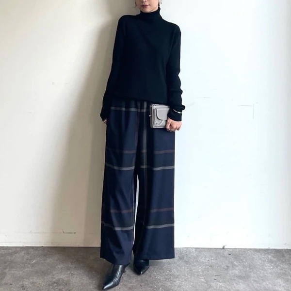 【大好評】 気質アップハイネック無地セーター＋チェック柄カジュアルパンツセット
