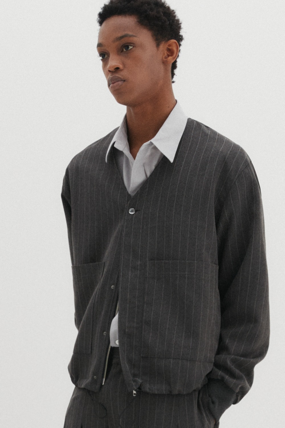 【DNSR】 STRIPE V-NECK JACKET : CHARCOAL 13,172円